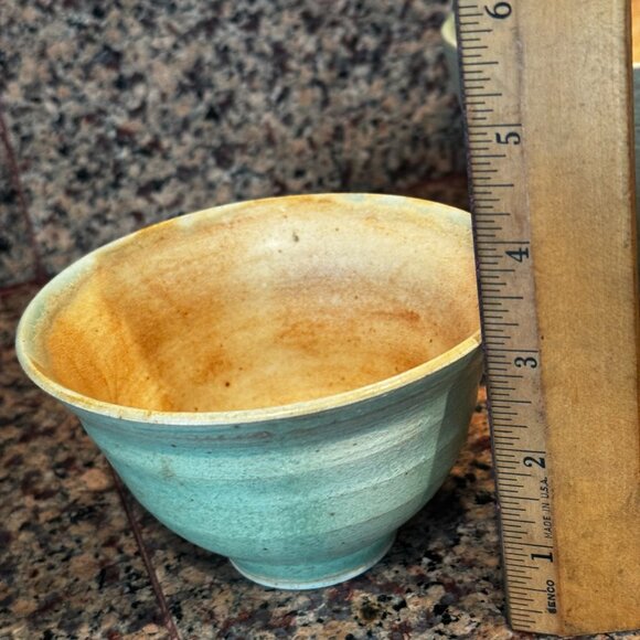 2 Studio Art Pottery Nesting Bowls Handmade Signed JM Green/Yellow Rust Stonewar - Picture 15 of 15